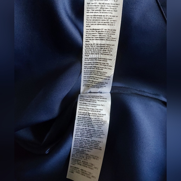 💥Host Pick💥Guess Size 27 " Waist S 8 UK Navy Pleated Front Skirt Side Zip - Picture 10 of 12